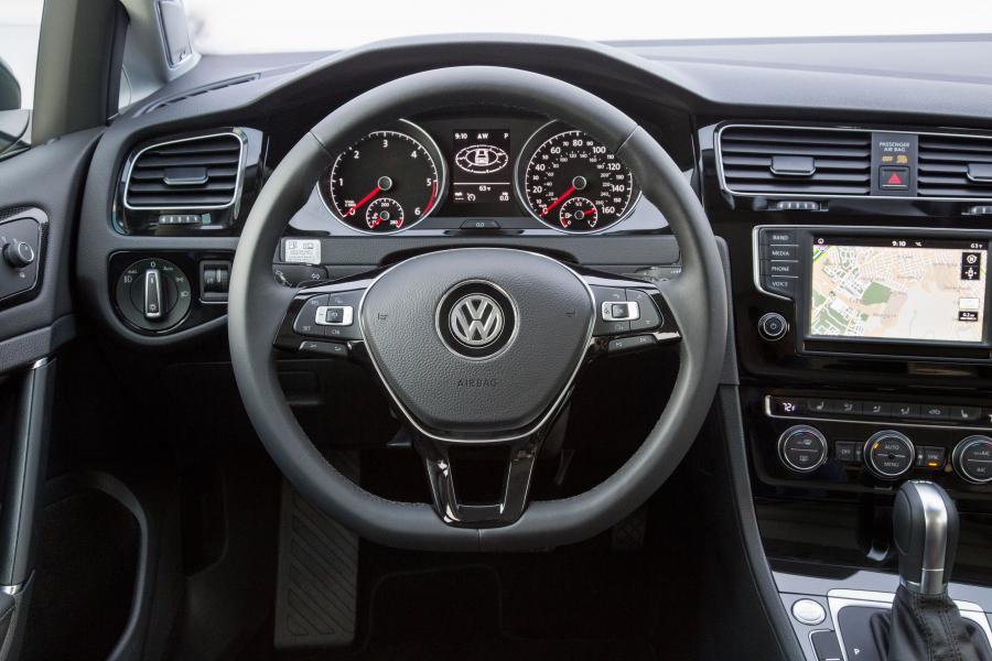  Volkswagen Golf TDI SportWagen 2016 года  (US) (фото 7 из 11)